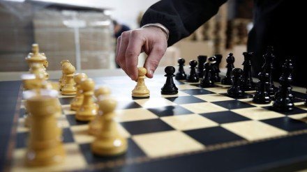 How Puzzles Help You Improve in Chess: Chess Tactics